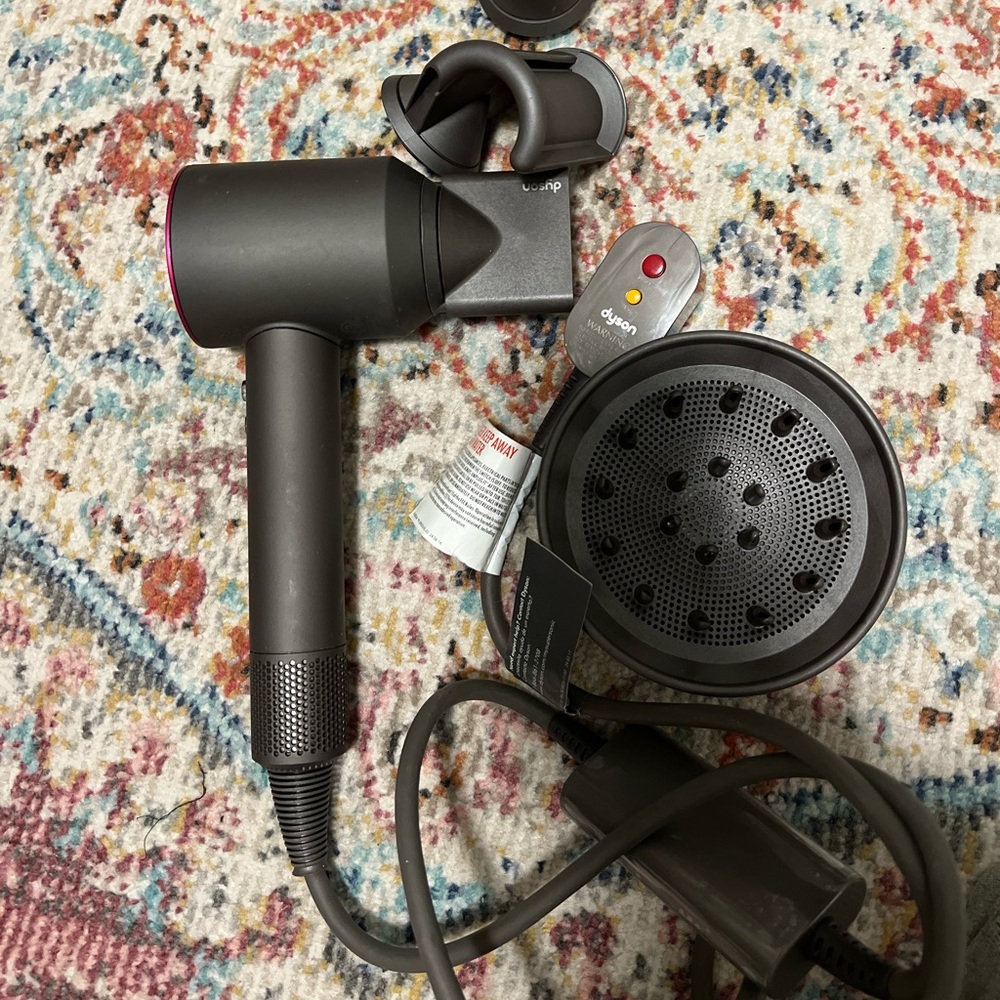 Dyson supersonic